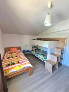 Chalets La Gelotiere 2 logements separes de 6 a 12 couchages, 10 min du Puy du Fou : photos des chambres