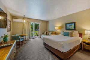 Deluxe Double Room with Balcony room in Somerset Inn & Suites