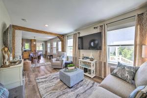 Charming East Boothbay Cottage with Large Yard!