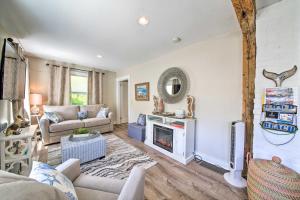 Charming East Boothbay Cottage with Large Yard!