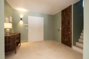 Jewel of 280m with Infinity Pool in Absolute Calm