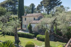 Villas SERRENDY  BIJOU de 280m2 au calme absolu avec piscine a debordement  : photos des chambres