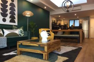 Stylish 2 Bedroom Apartment in Cape Town with Stunning Views