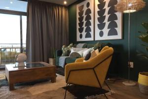 Stylish 2 Bedroom Apartment in Cape Town with Stunning Views