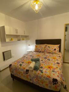 Estudio elegante y cálido