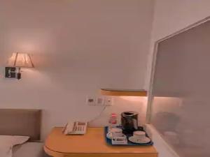 Dewarna Hotel Arifin