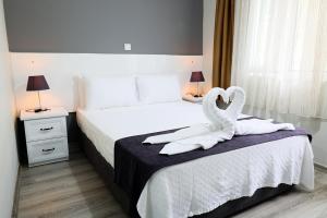 Canada Hotel & Bungalows