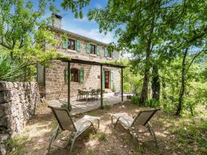 Maisons de vacances Natural stone house in stunning location with small beach at 300 metres : photos des chambres