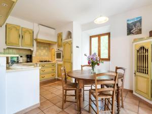 Peaceful holiday home with pool in Les Assions