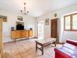 Maisons de vacances Natural stone house in stunning location with small beach at 300 metres : photos des chambres