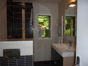 B&B / Chambres d'hotes La Belle Relax - calme et tranquillite assures - 2 personnes : Grande Chambre Double 