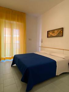 Hotel Plaza con piscina