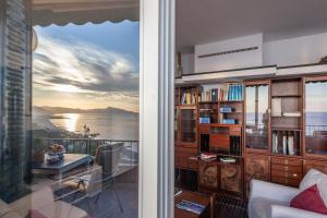 Orizzonti blu! In villaggio esclusivo con terrazza