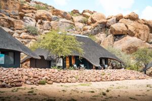 Ai Aiba - The Rock Painting Lodge