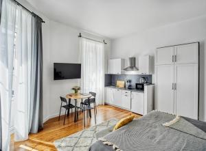 Berry Berry Studios by Flat White