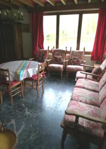 PROPRIETE BORDEE DETANGS, PROPICE A LA DETENTE