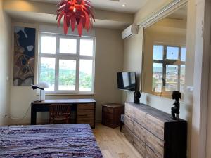 Riverside Gem in the city center