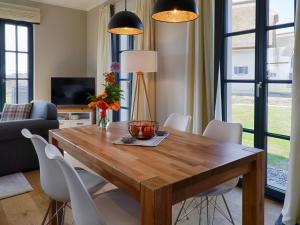 Reetland am Meer - Superior Reetdachvilla mit 2 Schlafzimmern F24