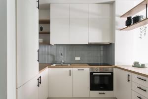 Dazzling 1BR Apartment in Koukaki by UPSTREET