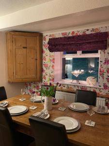 Cute and cosy 2 bed cottage