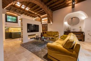 La Bottega del Ferro by Mmega