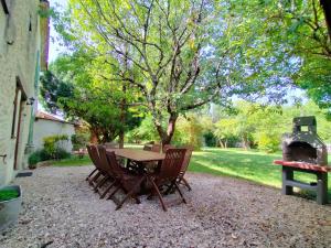 Maisons de vacances Domaine Jasmin, 6 Gites typiquement Charentais avec Piscines : photos des chambres