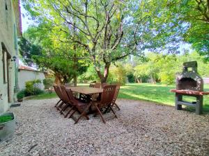 Maisons de vacances Domaine Jasmin, 6 Gites typiquement Charentais avec Piscines : photos des chambres