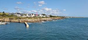 Maisons de vacances Face a l'ocean, Bretagne authentique a Pors-Poulhan : photos des chambres