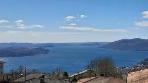 Casa Adriana con incantevole vista lago - Arizzano