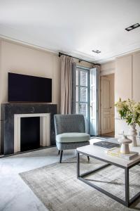 Ayala 63 - THE ARC COLLECTION