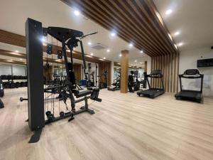 High end large ground floor with luxury private pool and sea views