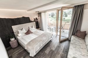 Economy Double Room room in Hotel Pinei