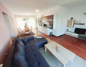 Queen Beach Apartments 