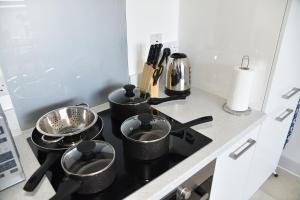 FANTASTIC 2 Dbl Bedroom Apt. FREE off-road parking