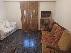 Entire House with garage, yard at Amfiali close to Piraeus Port