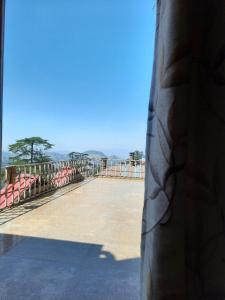 Hotel Lords Regency - Connected to Mall Road