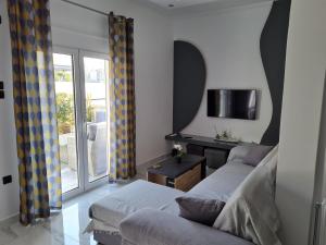 Jennys Dream Home -Acropolis Lux 2 Bedroom Apt, with Hot Tub, free Netflix, fast Wifi