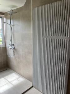 Rustig appartement in het groen met terras