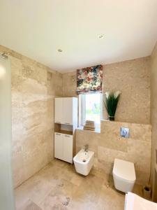 SŁONECZNY DOM NA WZGÓRZU