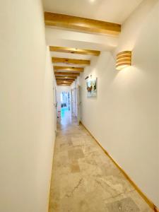 SŁONECZNY DOM NA WZGÓRZU