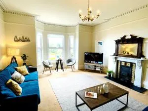 Lottie's Lookout, Ventnor with fantastic Sea Views - Wroxall