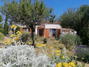 Maisons de vacances Gite Les Romarins : photos des chambres