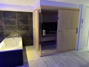 Villas Little Boheme, luxe, piscine, SPA, tout a pied, Port Grimaud : photos des chambres