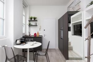 Nest for 2 in Milan Fashion District Via S Cecilia