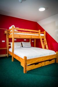 Loch Ness Bunk Inn