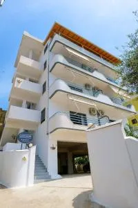 White Hotel - Piqeras