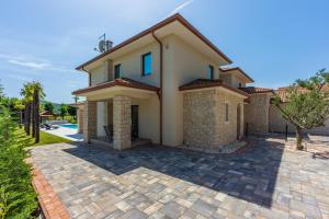 Villa Palma with Heated Private Pool