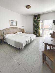 Apartamentos La Carabela