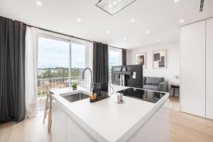 Ocean Apartment by Olala Homes