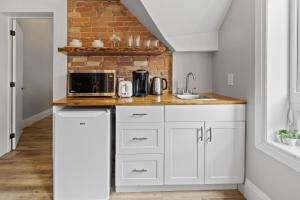 ENTIRE 1 BEDROOM APARTMENT ACROSS FROM GOOGLE - br5